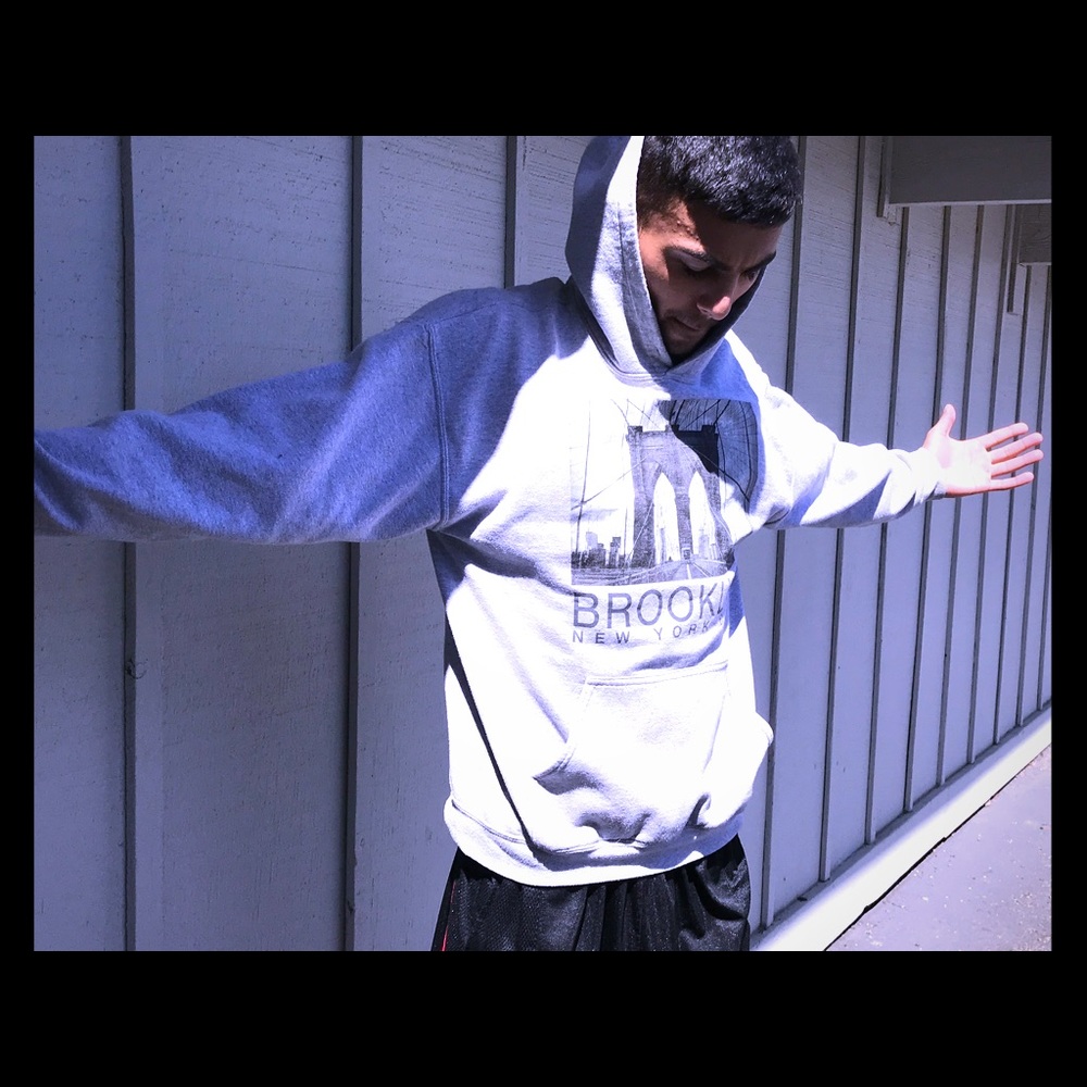 Sweatshirt